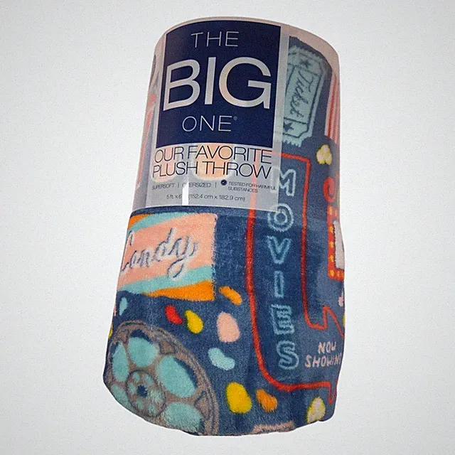 Kohls The Big One Cinema Movie Night Oversized Print Plush Throw 5 ft x 6 ft