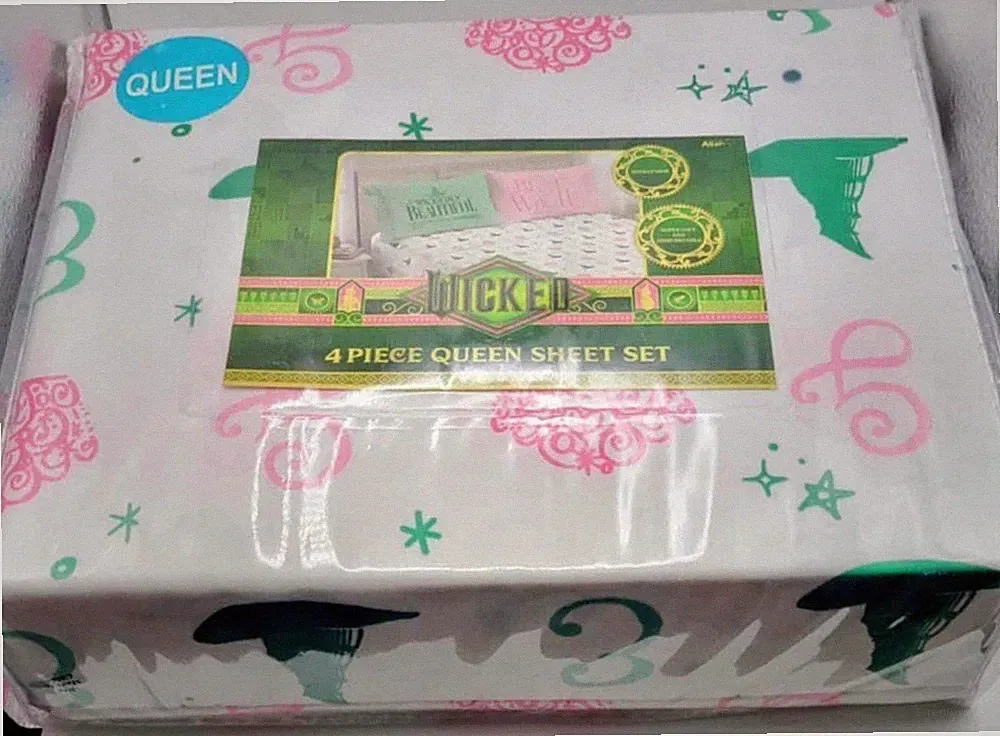 NEW Wicked Movie Musical 4 PC Queen Sheet Set Witch Elphaba Glinda Pink Green OZ