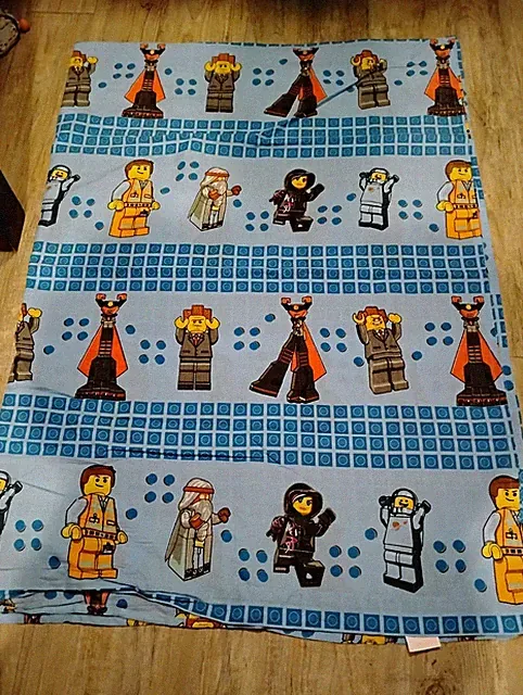 RARE Lego Movie Mini Figures Twin Flat Sheet. Very Good Condition. No Flaws Seen